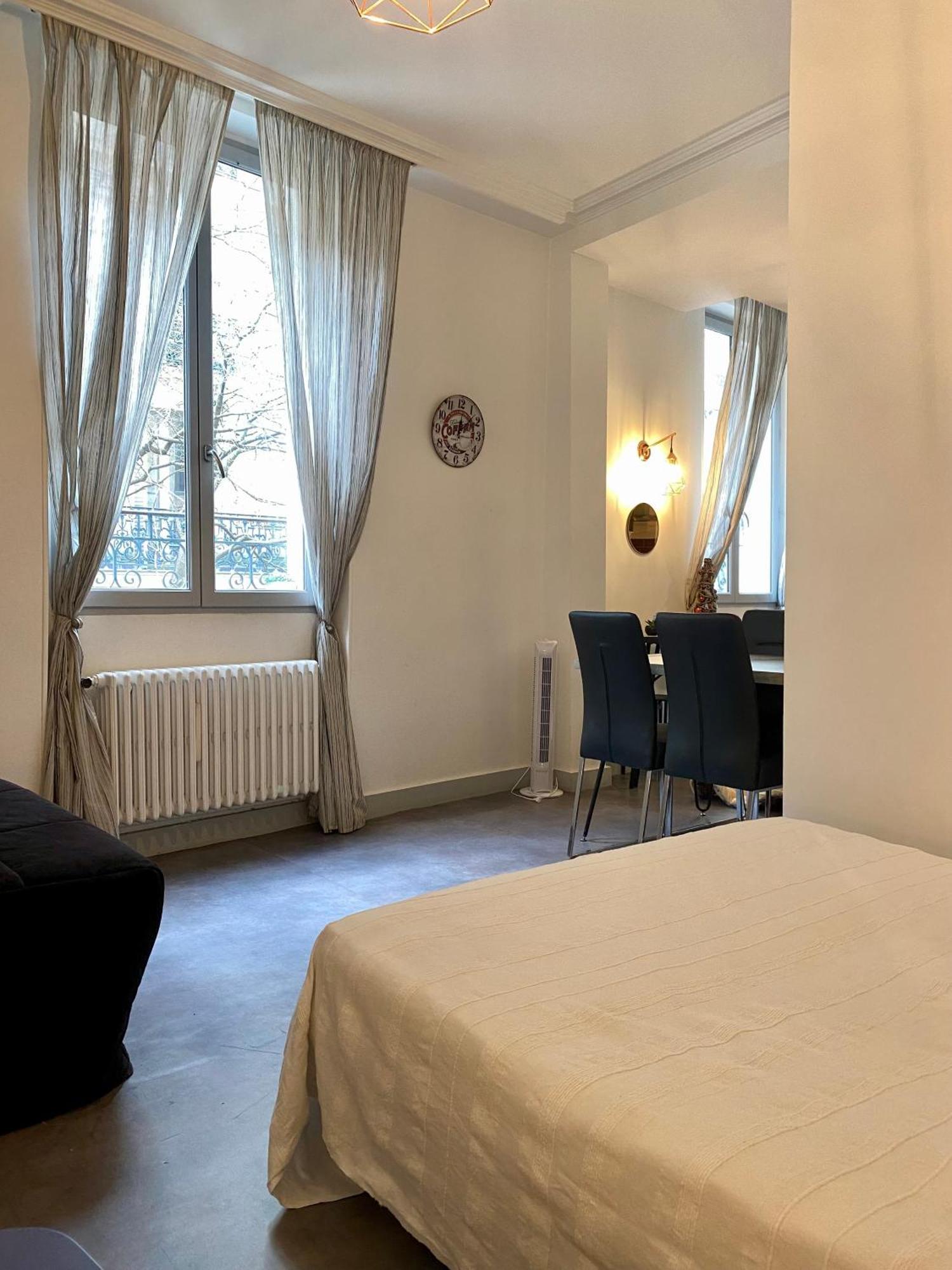 2 Pieces Au Coeur De * Parigi